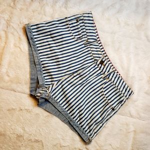 NWT! Roxy  women's Holbrook Denim Shorts size 28